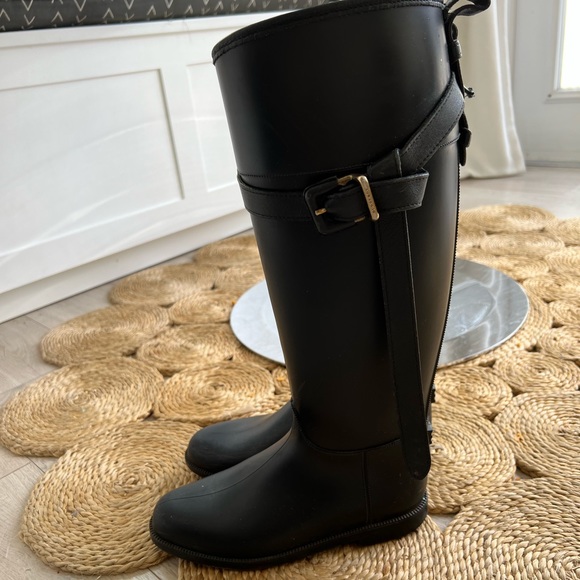 Burberry rain boots in black. Size 38 - Picture 2 of 6